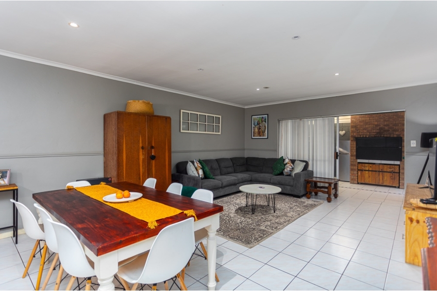 3 Bedroom Property for Sale in Amandelsig Western Cape